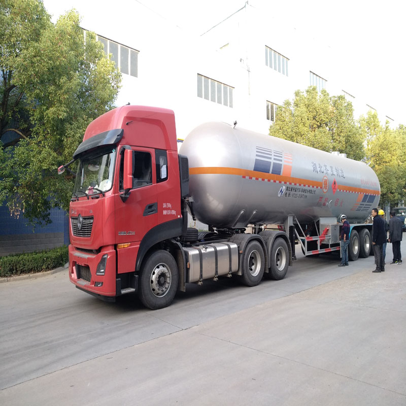 61.9立方液化氣槽車(chē) LPG運(yùn)輸車(chē)湖北齊星壓力容器進(jìn)出口供應(yīng)圖片