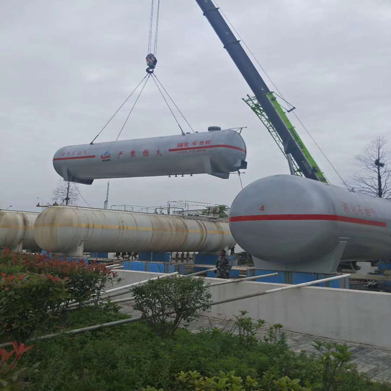 齊星牌100立方DN3100液化氣儲(chǔ)罐圖片
