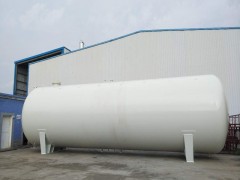 120立方液化氣儲罐完工等待出口