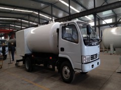 5立方液化氣加氣車完成裝配