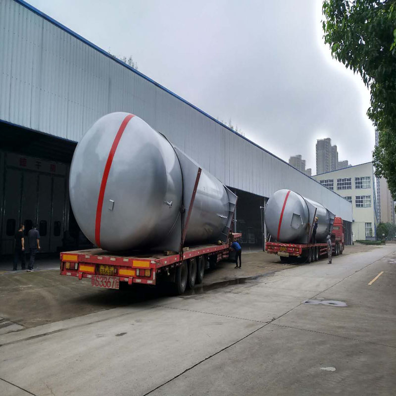 齊星牌100立方DN3200液化氣儲(chǔ)罐圖片